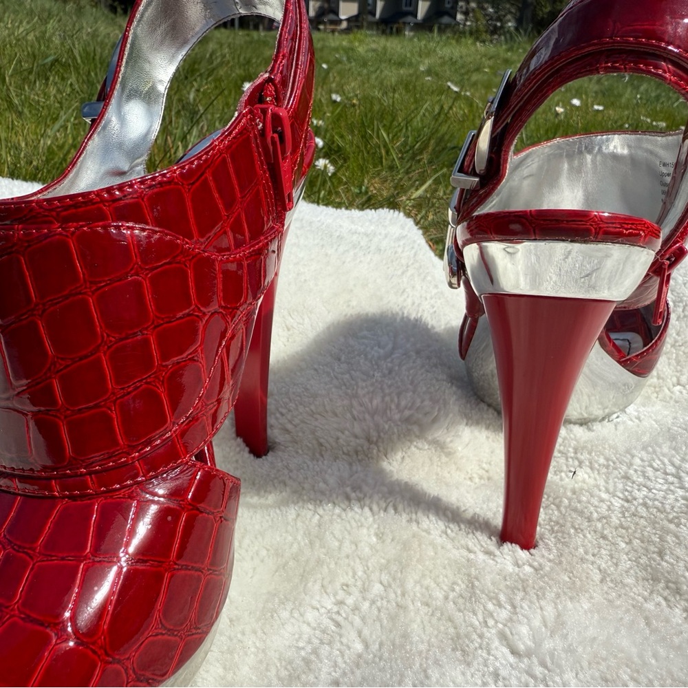 Dereon :About A Girl, Red Croc-Embossed Slingback Heels